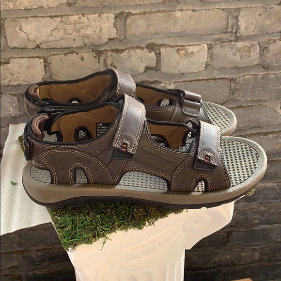 Khombu Other - PREOWNED Men’s Khombu River sandal 2020 brown